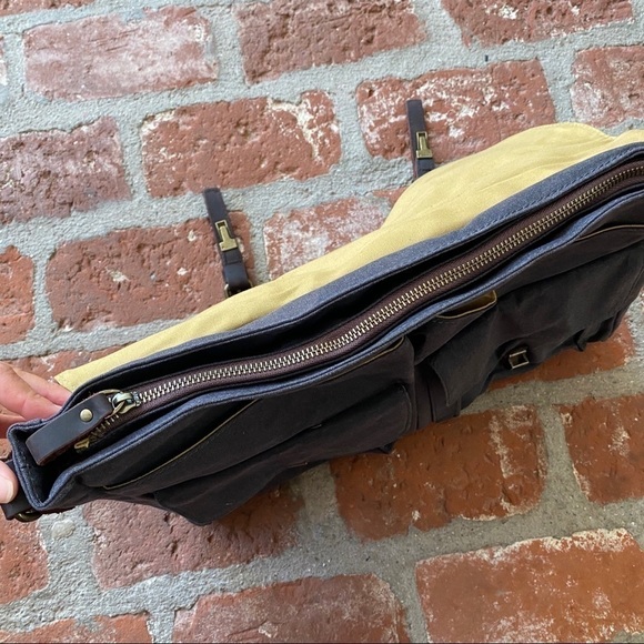 Emissary NWOT laptop messenger briefcase - Picture 5 of 16